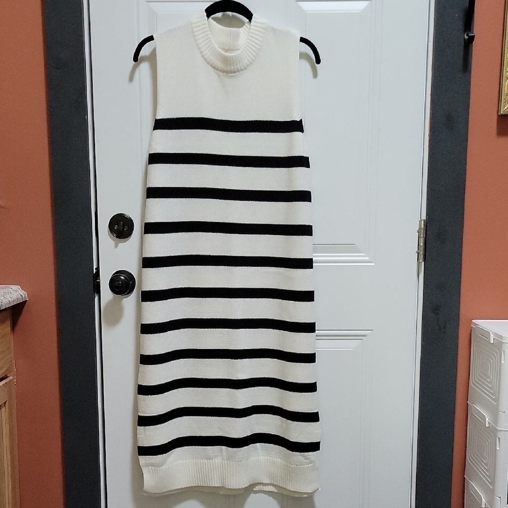 Crochet Dress Sonoma Striped Black and White Sleeveless Midi Crochet Dress. Xl